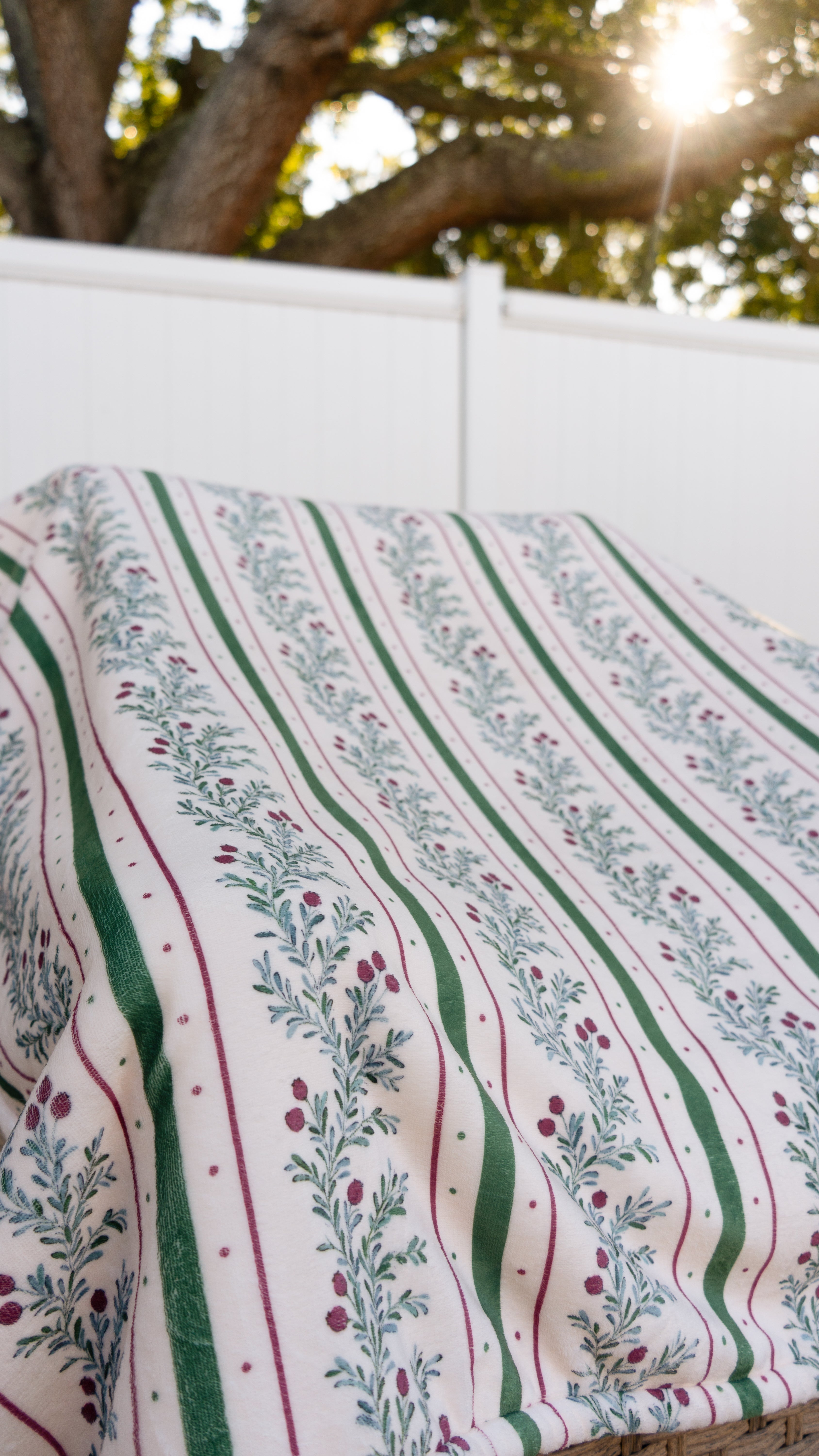 Deck the Halls | Flannel Sherpa Throw Blanket