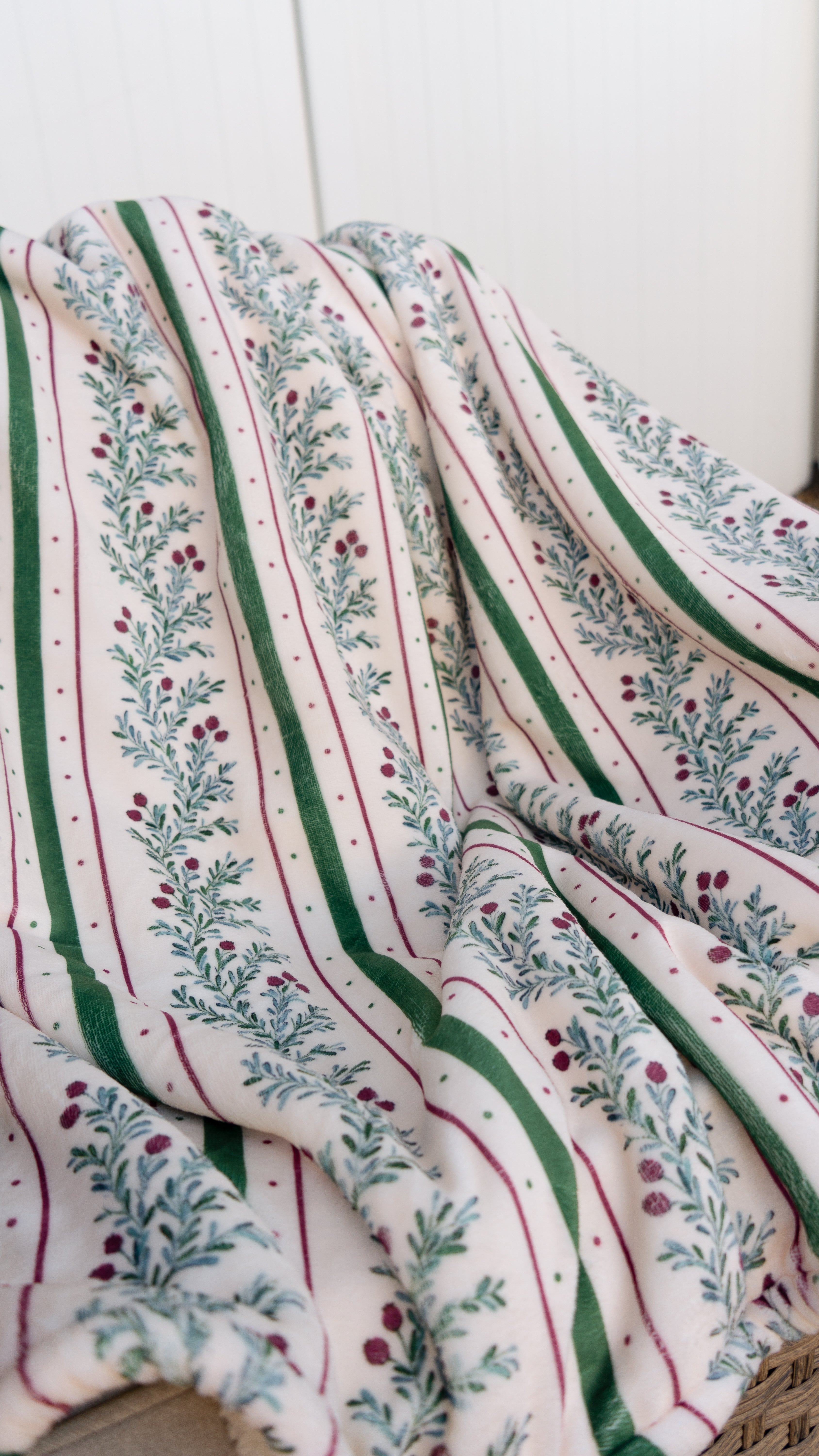 Deck the Halls | Flannel Sherpa Throw Blanket